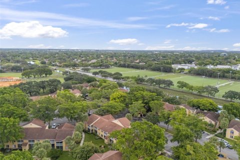 Copropriété à louer à Coral Springs, Floride: 2 chambres, 96.99 m2 № 2346324 - photo 27
