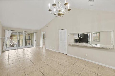 Copropriété à louer à Coral Springs, Floride: 2 chambres, 96.99 m2 № 2346324 - photo 11