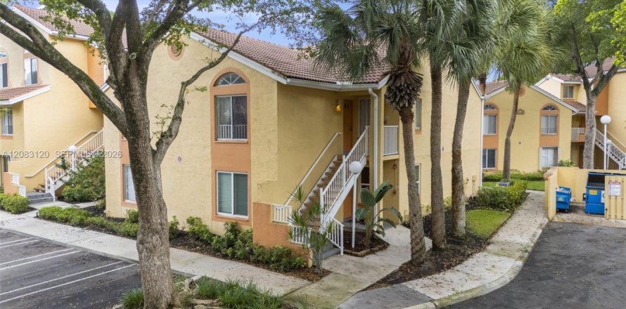 Condo à Coral Springs, Floride, 2 chambres  № 2346324