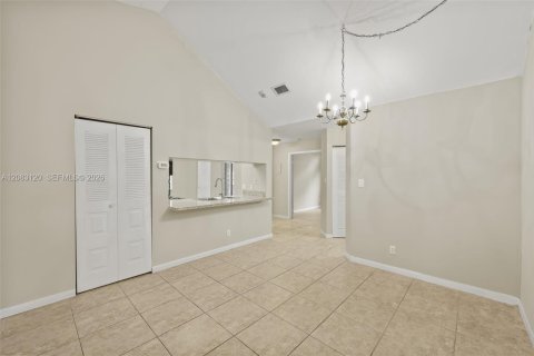 Copropriété à louer à Coral Springs, Floride: 2 chambres, 96.99 m2 № 2346324 - photo 10