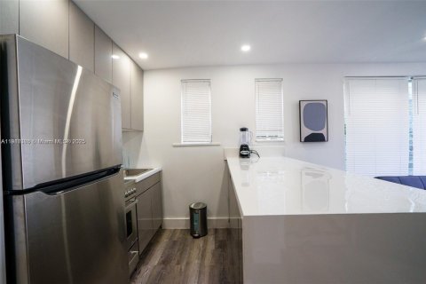 Купить коммерческую недвижимость в Корал-Гейблс, Флорида № 1966461 - фото 16