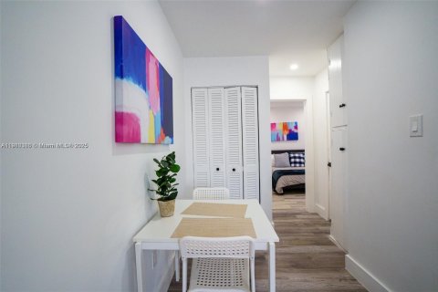 Купить коммерческую недвижимость в Корал-Гейблс, Флорида № 1966461 - фото 18