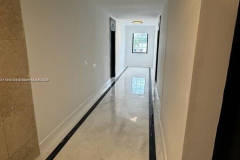 Купить коммерческую недвижимость в Корал-Гейблс, Флорида № 1966461 - фото 7