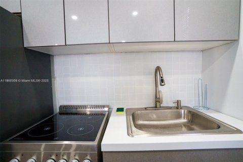 Купить коммерческую недвижимость в Корал-Гейблс, Флорида № 1966461 - фото 17