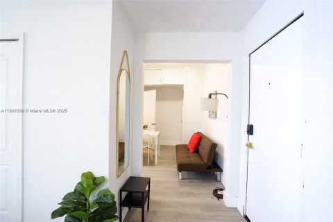 Купить коммерческую недвижимость в Корал-Гейблс, Флорида № 1966461 - фото 27