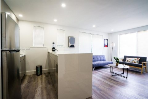 Купить коммерческую недвижимость в Корал-Гейблс, Флорида № 1966461 - фото 15