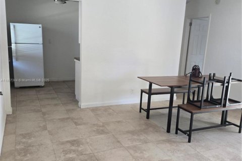 House in Dania Beach, Florida 1 bedroom, 258.83 sq.m. № 1881670 - photo 10