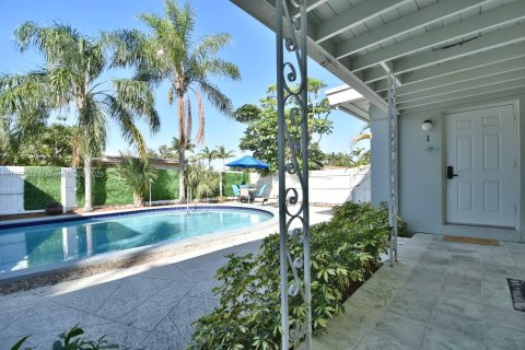 House in Dania Beach, Florida 1 bedroom, 258.83 sq.m. № 1881670 - photo 3