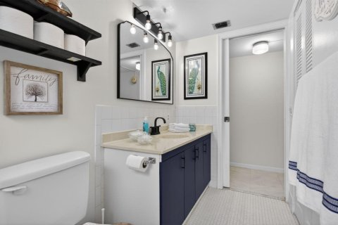 Condo in Coconut Creek, Florida, 2 bedrooms № 2183032 - photo 28