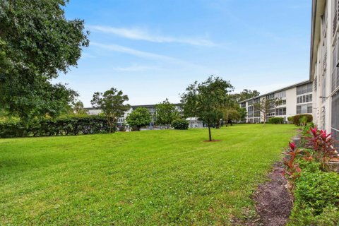 Condo in Coconut Creek, Florida, 2 bedrooms № 2183032 - photo 20