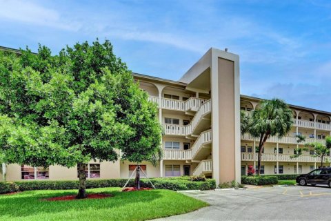Condo in Coconut Creek, Florida, 2 bedrooms  № 2183032
