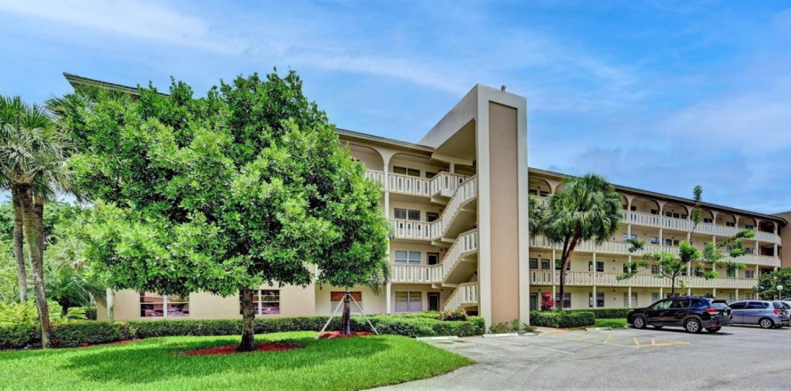 Condo in Coconut Creek, Florida, 2 bedrooms № 2183032