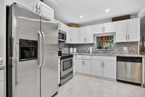 Condo in Coconut Creek, Florida, 2 bedrooms № 2183032 - photo 7