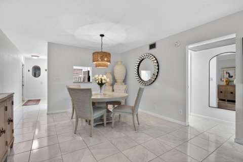 Condo in Coconut Creek, Florida, 2 bedrooms № 2183032 - photo 10