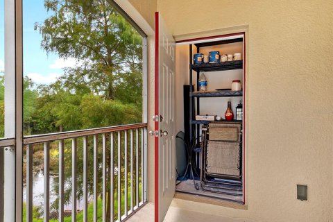 Condo in Sarasota, Florida, 3 bedrooms  № 2403347 - photo 11