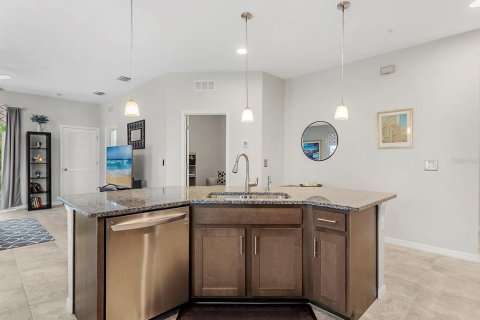 Condo in Sarasota, Florida, 3 bedrooms  № 2403347 - photo 7
