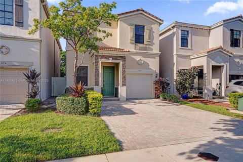 House in Miami, Florida 3 bedrooms, 167.97 sq.m. № 1951851 - photo 26