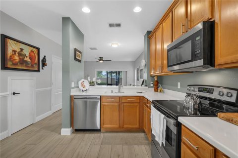 Condo in Orlando, Florida, 2 bedrooms  № 1908902 - photo 6