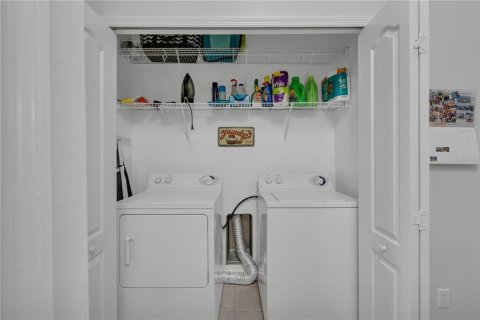 Condo in Orlando, Florida, 2 bedrooms  № 1908902 - photo 25