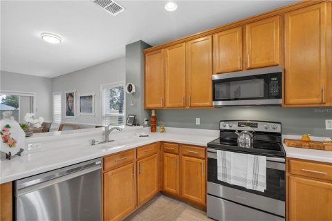Condo in Orlando, Florida, 2 bedrooms  № 1908902 - photo 4