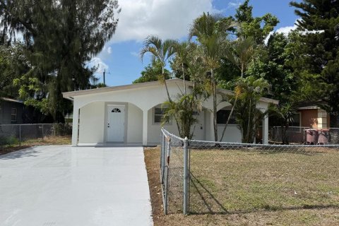 House in Fort Myers, Florida 4 bedrooms, 192.68 sq.m. № 1658646 - photo 6