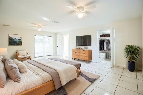 House in Fort Myers, Florida 4 bedrooms, 192.68 sq.m. № 1658646 - photo 9
