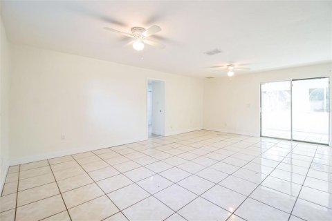 House in Fort Myers, Florida 4 bedrooms, 192.68 sq.m. № 1658646 - photo 30