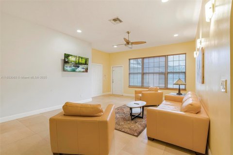 Купить виллу или дом в Локсахатчи-Гроувс, Флорида 6 спален, 577.95м2, № 1960602 - фото 18