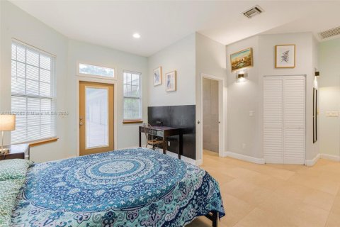 Купить виллу или дом в Локсахатчи-Гроувс, Флорида 6 спален, 577.95м2, № 1960602 - фото 25