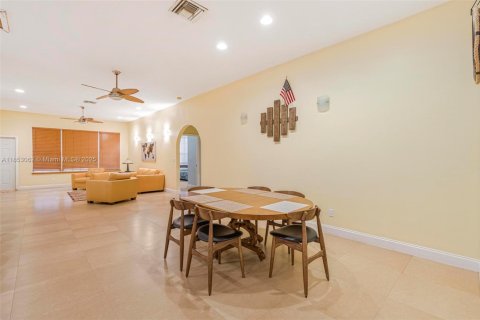 Купить виллу или дом в Локсахатчи-Гроувс, Флорида 6 спален, 577.95м2, № 1960602 - фото 12