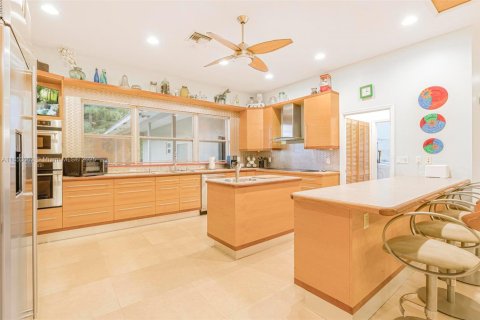 Купить виллу или дом в Локсахатчи-Гроувс, Флорида 6 спален, 577.95м2, № 1960602 - фото 16