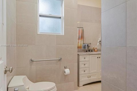 Купить виллу или дом в Локсахатчи-Гроувс, Флорида 6 спален, 577.95м2, № 1960602 - фото 26