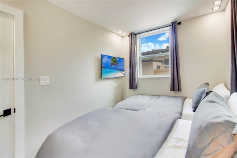Villa ou maison à louer à Miami, Floride: 1 chambre, 45.52 m2 № 2076060 - photo 6