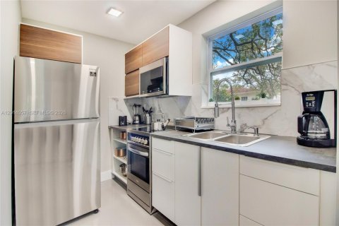 Villa ou maison à Miami, Floride 1 chambre, 45.52 m2 № 2076060
