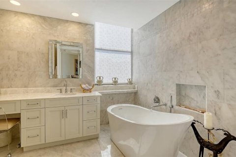 Copropriété à vendre à Longboat Key, Floride: 3 chambres, 282.89 m2 № 2434518 - photo 14