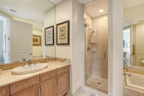 Copropriété à vendre à Longboat Key, Floride: 3 chambres, 282.89 m2 № 2434518 - photo 19