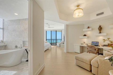 Copropriété à vendre à Longboat Key, Floride: 3 chambres, 282.89 m2 № 2434518 - photo 13