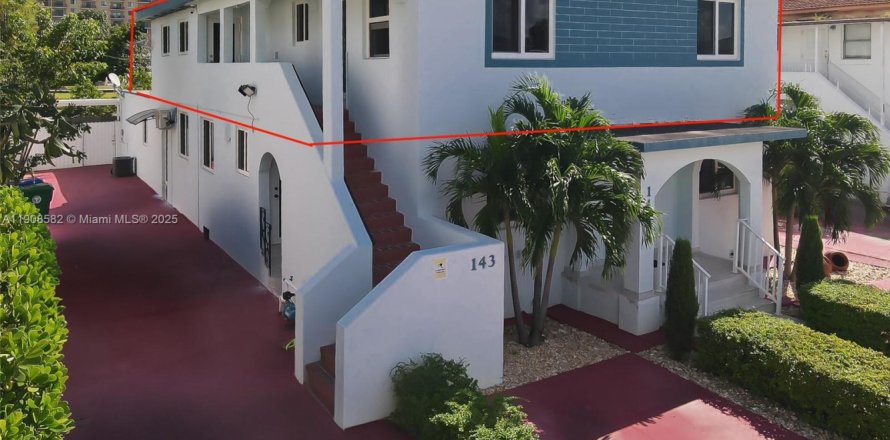 Дом в Майами, Флорида 3 спальни, 274.99м2 № 1964598