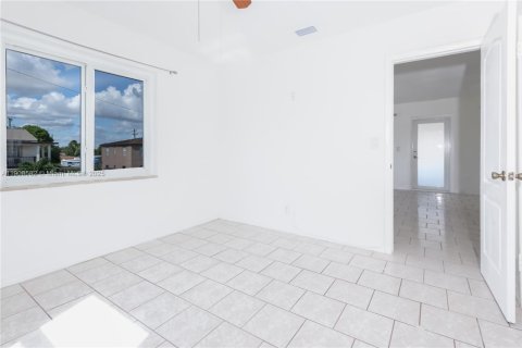 Снять в аренду виллу или дом в Майами, Флорида 3 спальни, 274.99м2, № 1964598 - фото 9