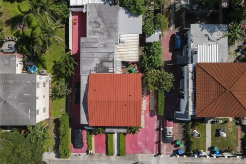 Снять в аренду виллу или дом в Майами, Флорида 3 спальни, 274.99м2, № 1964598 - фото 2