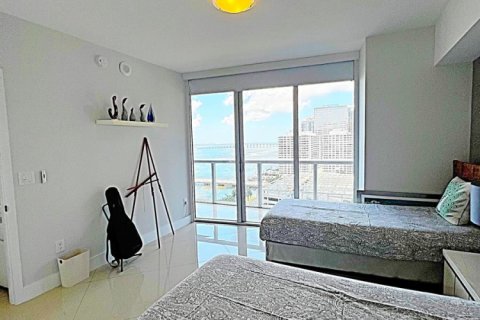 Condo in Miami, Florida, 2 bedrooms  № 2262565 - photo 17