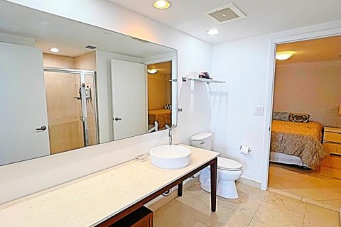 Condo in Miami, Florida, 2 bedrooms  № 2262565 - photo 19