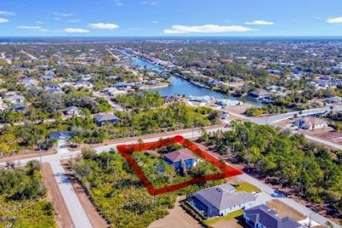 House in Port Charlotte, Florida 4 bedrooms, 301.19 sq.m. № 2110756 - photo 3