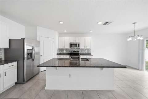 Villa ou maison à vendre à Mount Dora, Floride: 5 chambres, 248.42 m2 № 2430937 - photo 4