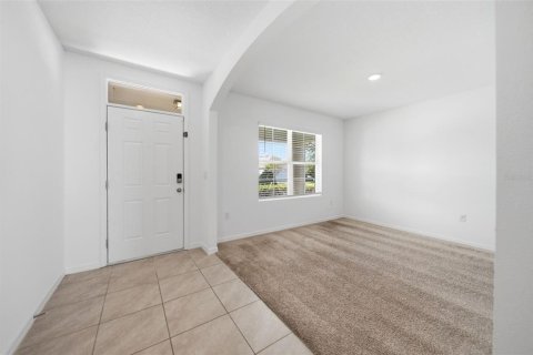 Villa ou maison à vendre à Mount Dora, Floride: 5 chambres, 248.42 m2 № 2430937 - photo 2