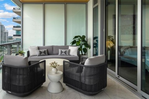 Condo in Miami Beach, Florida, 2 bedrooms  № 2402447 - photo 23