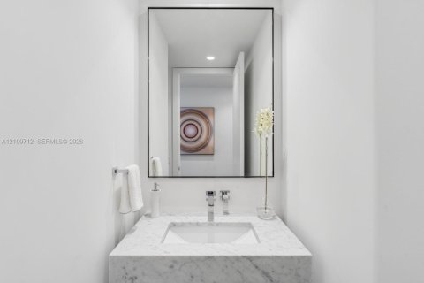 Condo in Miami Beach, Florida, 2 bedrooms  № 2402447 - photo 6