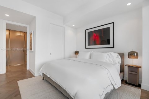 Condo in Miami Beach, Florida, 2 bedrooms  № 2402447 - photo 9