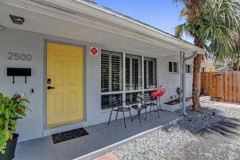 Commercial property in Wilton Manors, Florida 295.8 sq.m. № 2181509 - photo 5