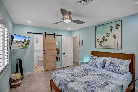 Commercial property in Wilton Manors, Florida 295.8 sq.m. № 2181509 - photo 15